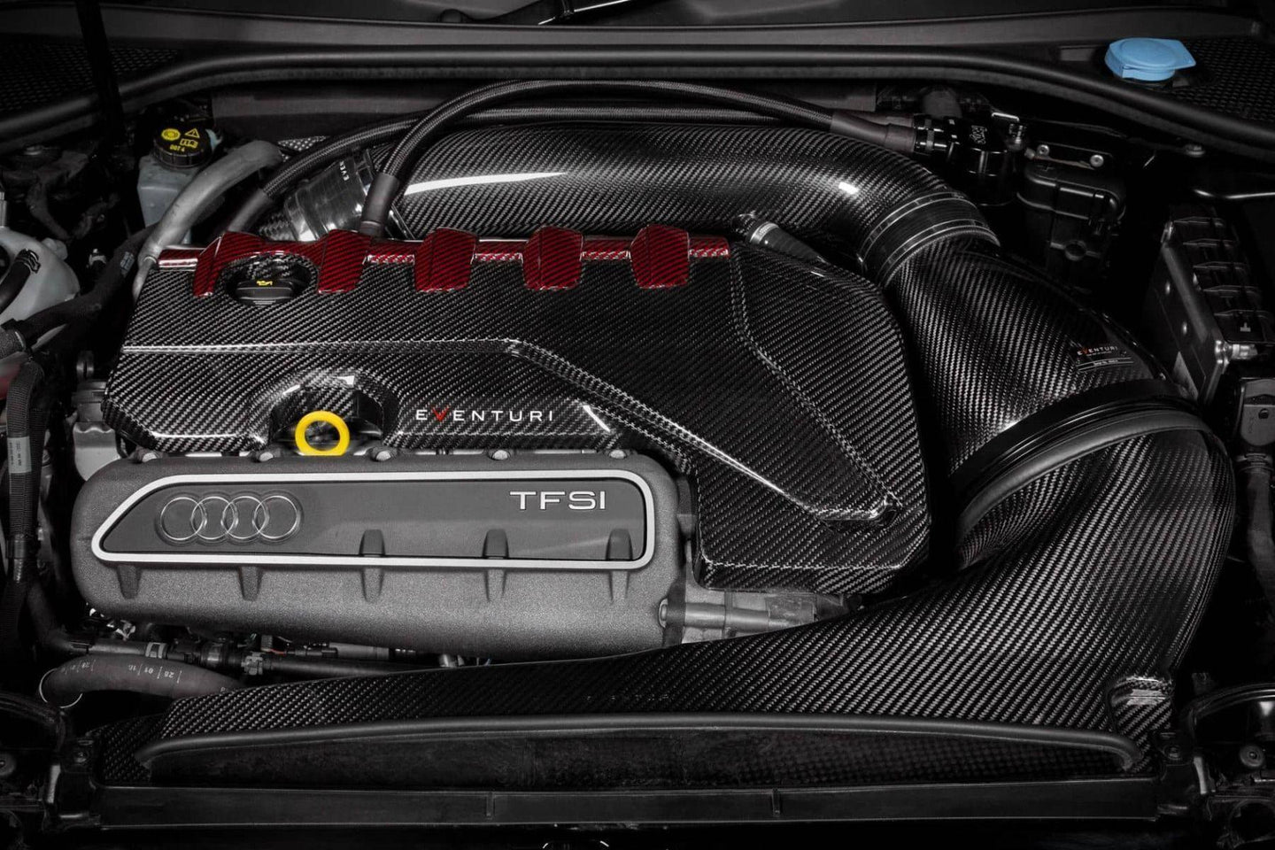 Eventuri Carbon Motorabdeckung für Audi TTRS 8S