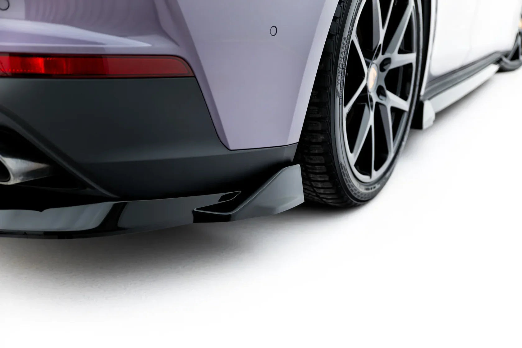 Maxton Design Zentraler Hinterer Splitter für Porsche Panamera 976