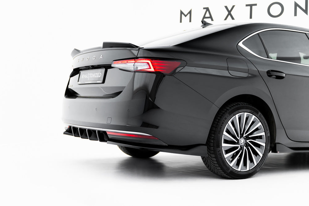 Seitliche Heck Diffusor Erweiterung V.2 für Skoda Superb Mk4 von Maxton Design