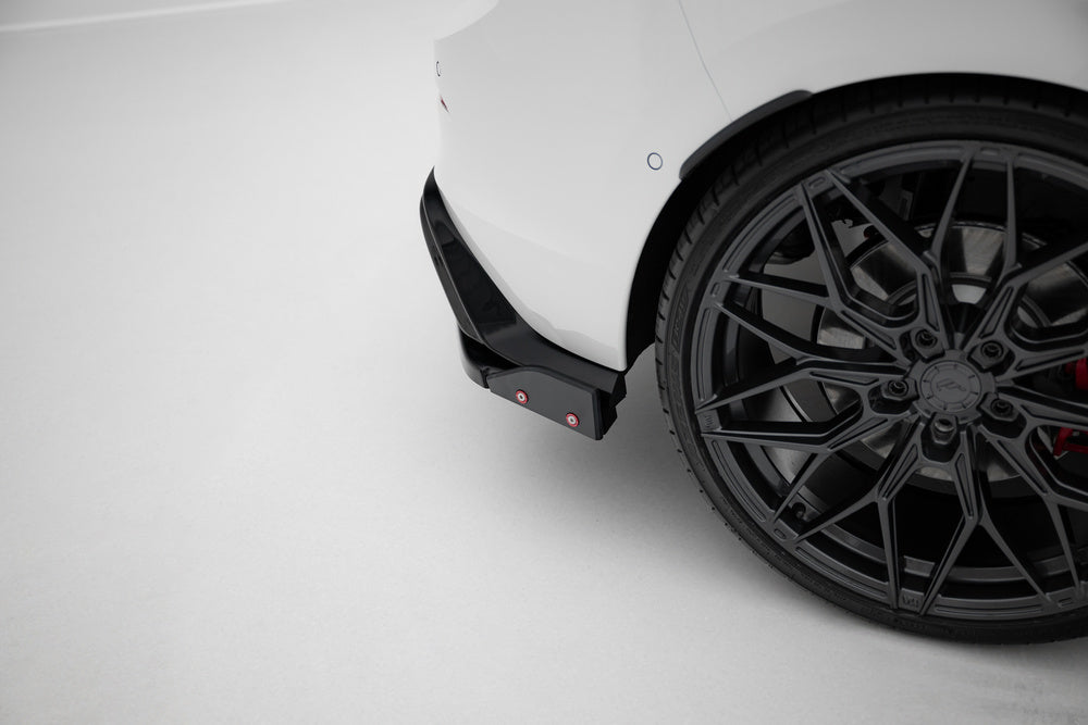 Seitliche Heckdiffusor Erweiterung V.4 + Flaps für VW Golf 8 GTI von Maxton Design