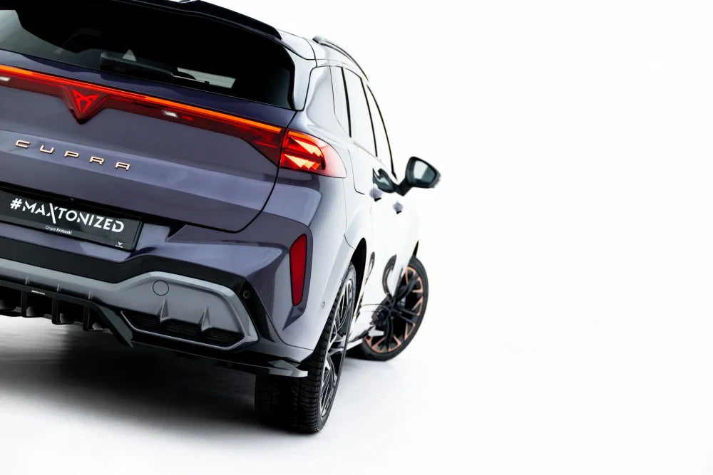Zentraler Hinterer Splitter V.4 für Cupra Terramar Mk1 mit Anhängerkupplung von Maxton Design