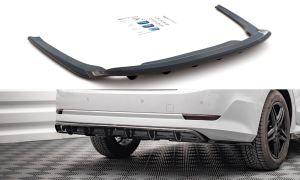 Zentraler Hinterer Splitter mit vertikalen Flaps für Skoda Octavia MK4 von Maxton Design