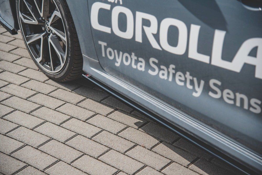 Seitenschweller Erweiterung für Toyota Corolla E210 Limousine von Maxton  Design