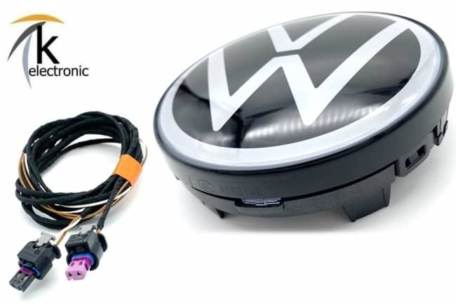 VW ID.4 matt schwarzes Zeichen vorne mit Umfeldkamera